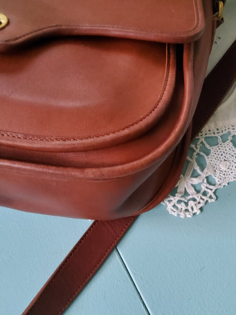 Vintage Coach Lenox Bag in British Tan 9918 - Picture 5 of 15
